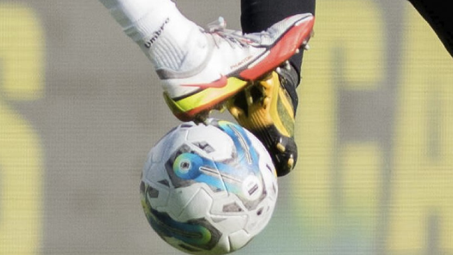 Futbolistas uruguayos finalizaron huelga que duró 26 días