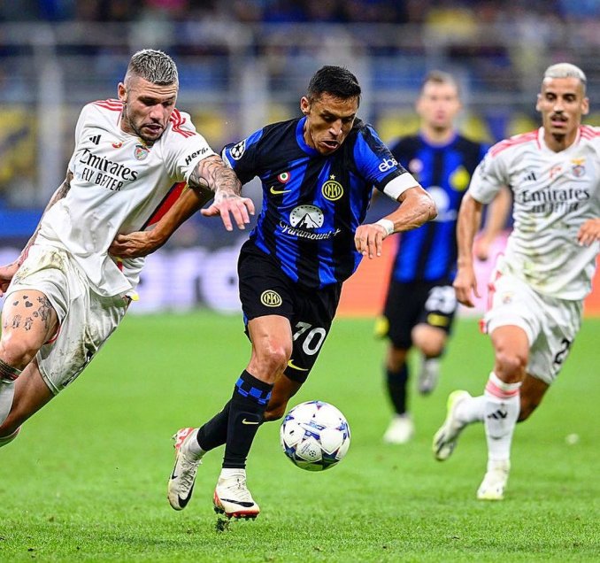 Alexis Sánchez celebró el triunfo de Inter de Milán en la Liga de Campeones