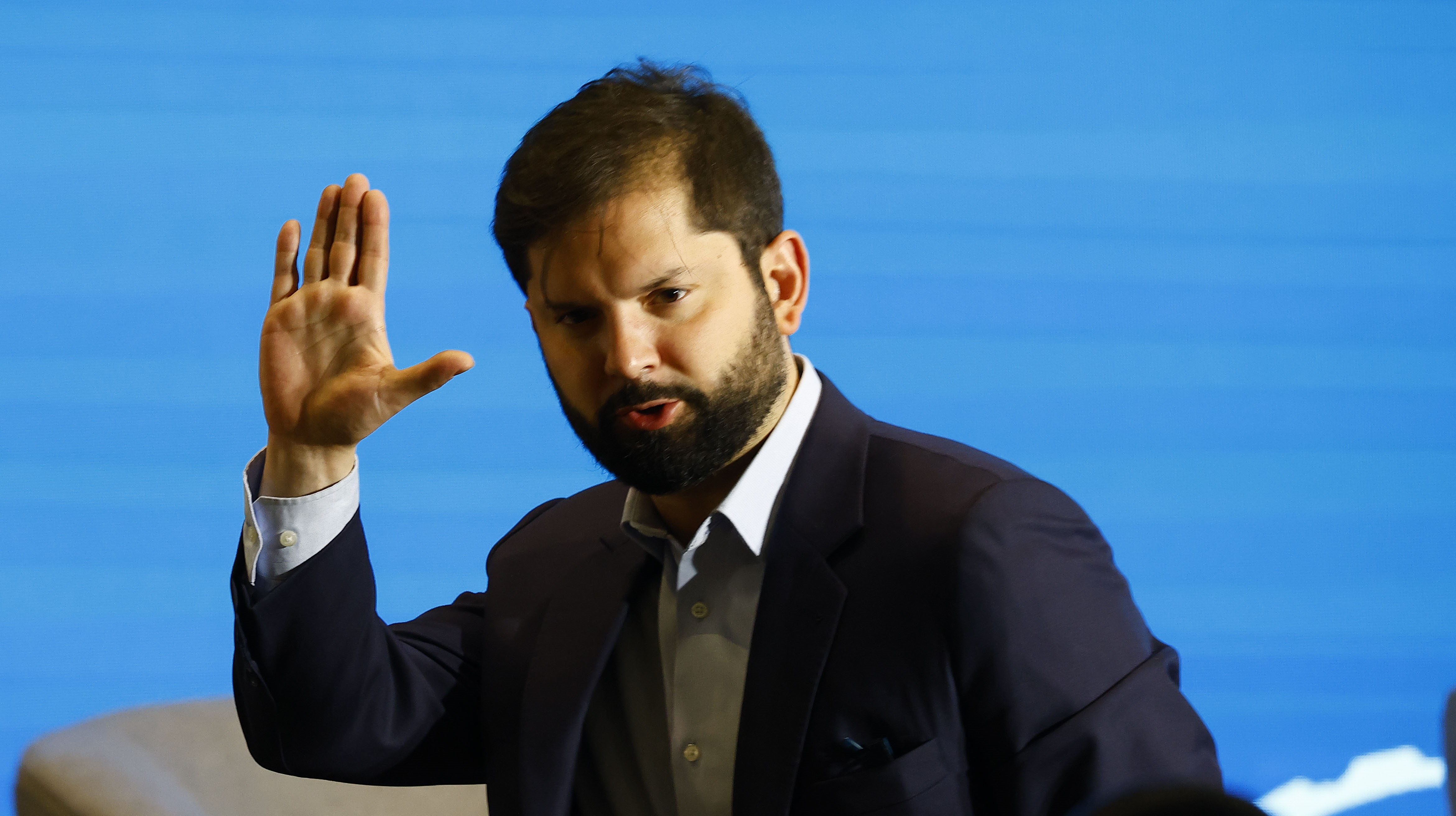 Boric y decisión de FIFA: Lamento que haya instituciones que funcionen de manera poco seria o sorpresiva