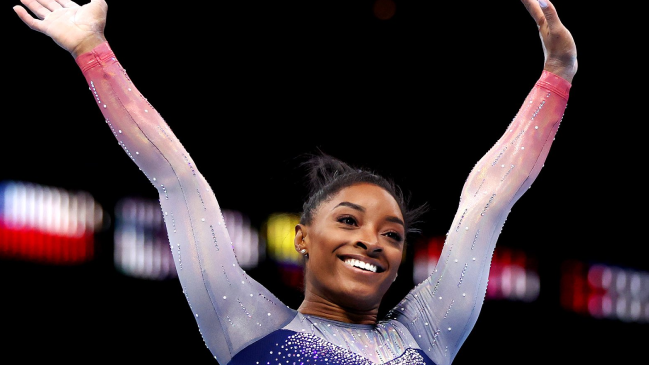 Simone Biles lideró a Estados Unidos a su séptimo título mundial consecutivo por equipos