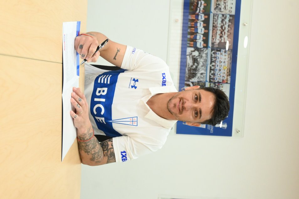 ¡Firmó hasta 2025! Fernando Zampedri se quedará en Universidad Católica