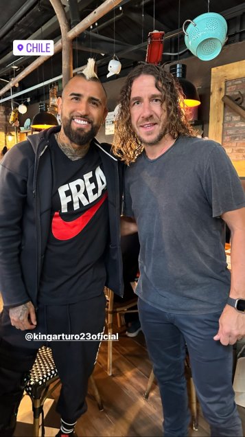 Carles Puyol compartió con Arturo Vidal durante su paso por Chile