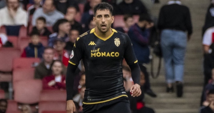 Guillermo Maripán fue titular en triunfo que mantuvo a Monaco como líder en Francia