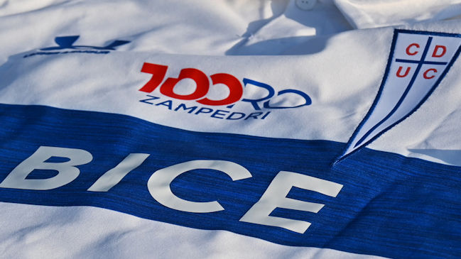 “100 camisetas para 100 goles”: El homenaje de la UC a Zampedri tras lograr un nuevo récord