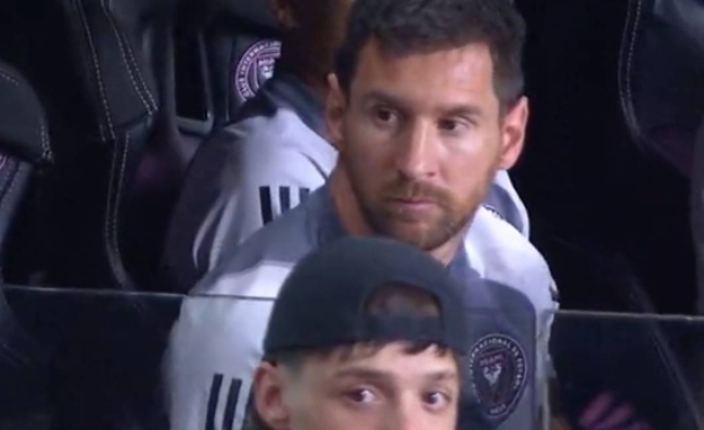 [Video] Peso Pluma y Nicki Nicole fueron a Miami para ver el retorno de Lionel Messi