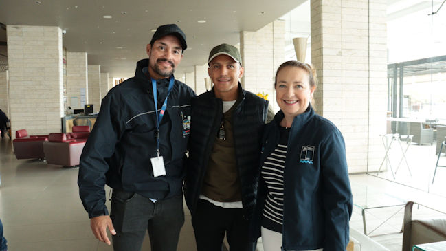 Alexis Sánchez llevó la antorcha de Santiago 2023 en su recorrido por Antofagasta