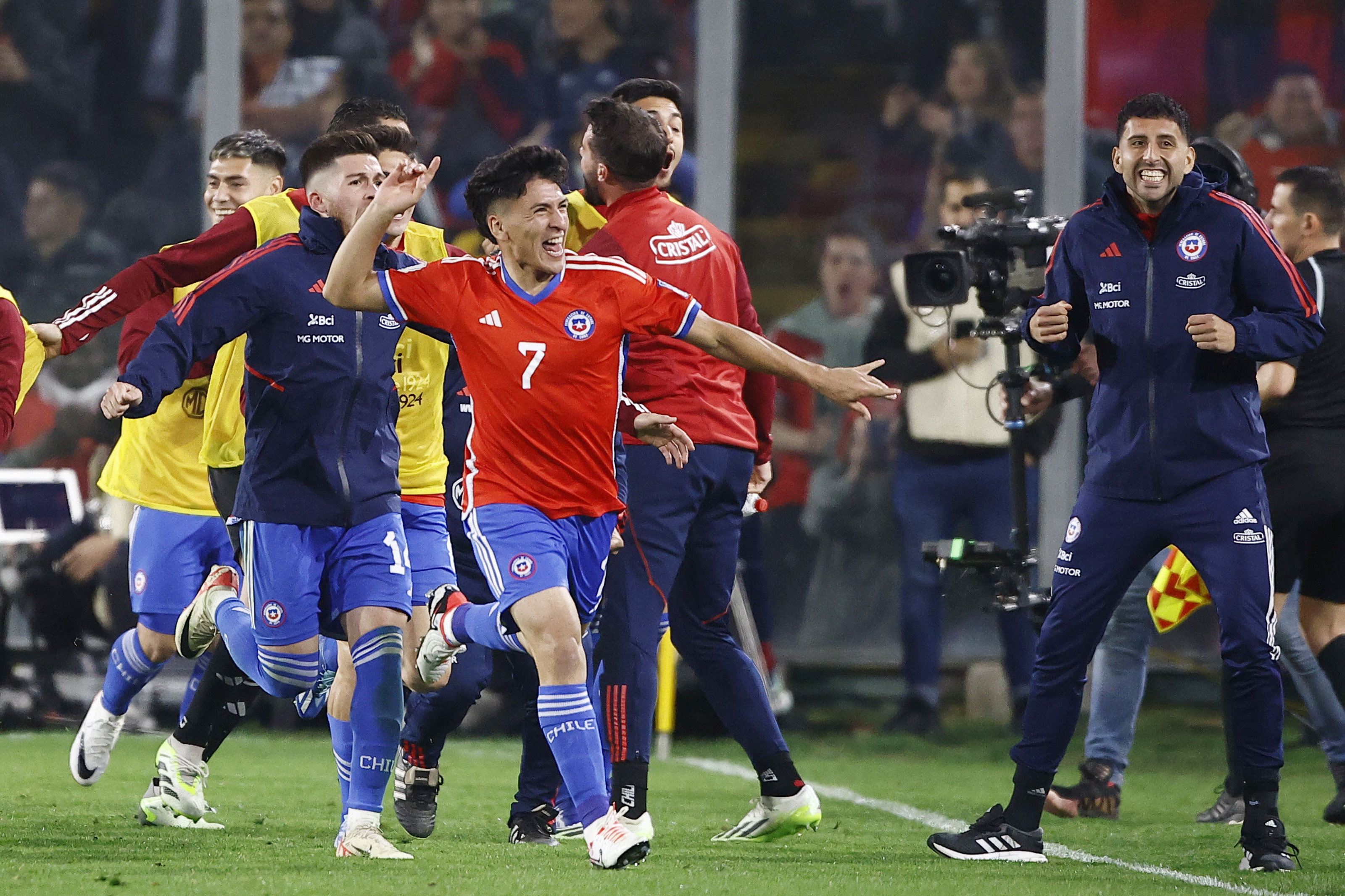 Marcelino Núñez entró y selló la victoria de Chile ante Perú en las Clasificatorias