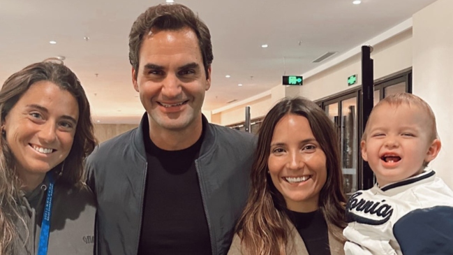 Juanito Jarry posó con Roger Federer en Shanghai