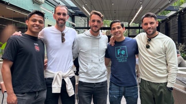 ¡Qué grupazo! Matías Fernández compartió con estrellas invitadas a su despedida