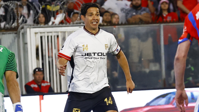 Matías Fernández se emocionó hasta las lágrimas en su discurso de despedida