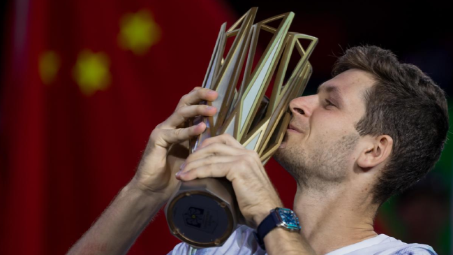 Hurkacz derrotó a Rublev y se proclamó campeón del Masters de Shanghai