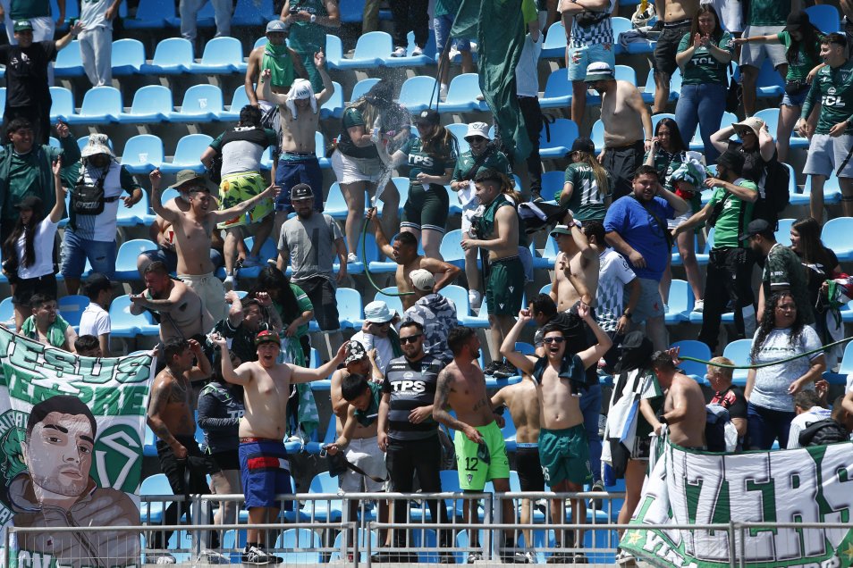 Hinchas de Iquique y Santiago Wanderers protagonizaron incidentes en el Tierra de Campeones