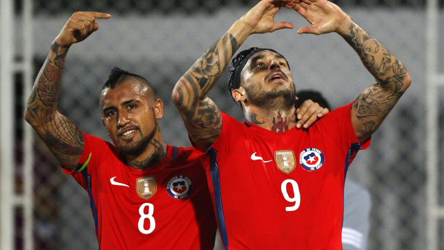 El último triunfo de La Roja en Venezuela fue goleada en Barinas con dobletes de Pinilla y Vidal