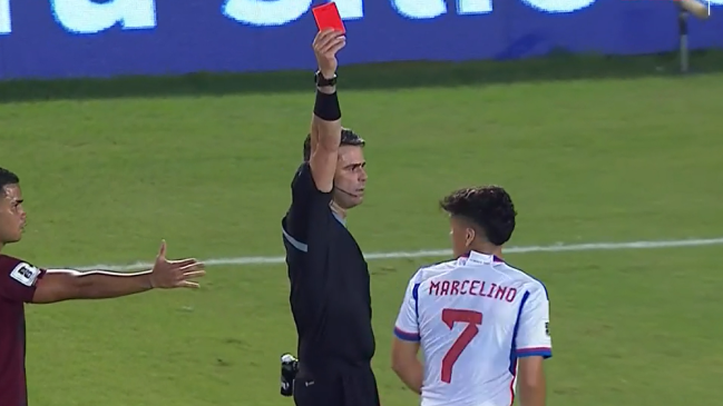Duró 14 minutos en cancha: Marcelino Núñez se ganó una absurda expulsión en Venezuela