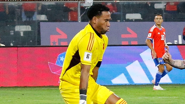 [Video] ¡Enfurecido! Arquero de Perú arrojó teléfono de hincha que quiso fotografiarse con Messi