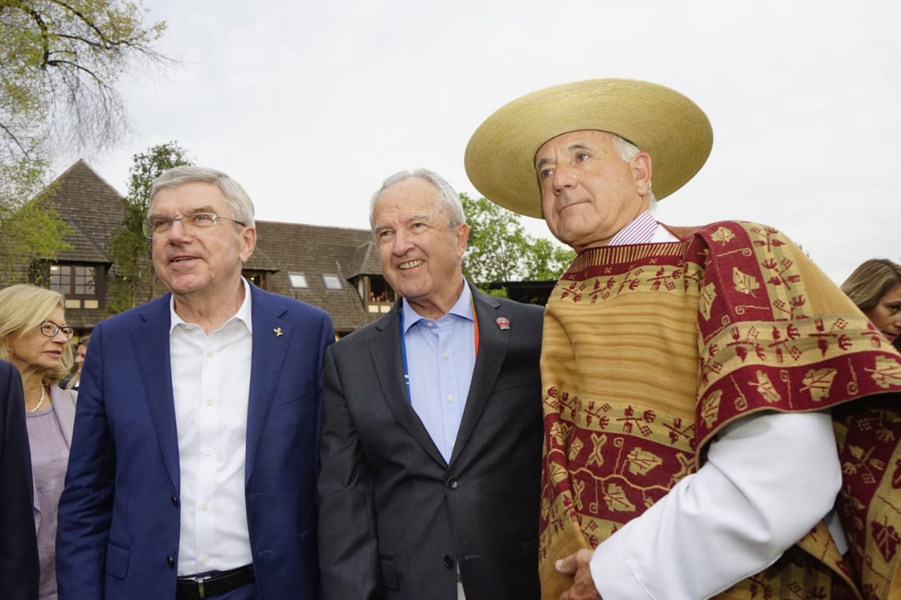 Federación del Rodeo Chileno distinguió a Thomas Bach, presidente del COI