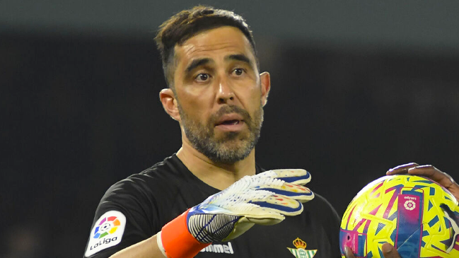 En España dedicaron extensa nota a Claudio Bravo por tremendo récord: “Leyenda”