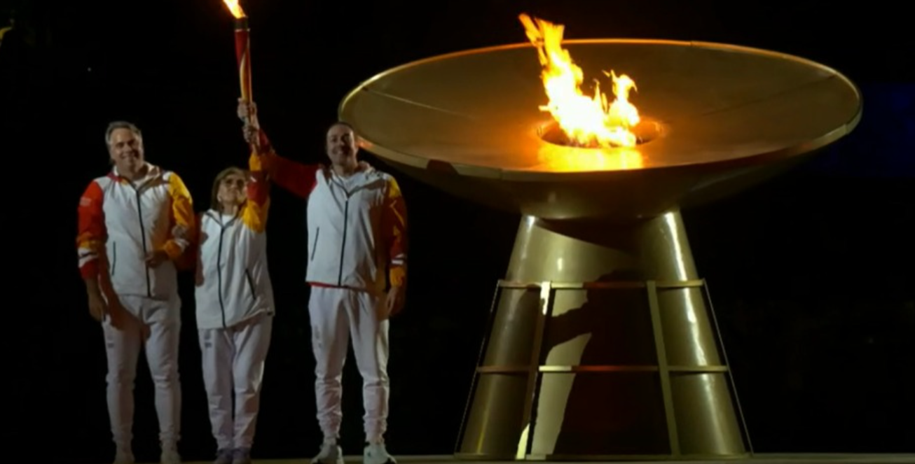 Lucy López, Nicolás Massú y Fernando González encendieron el pebetero de Santiago 2023
