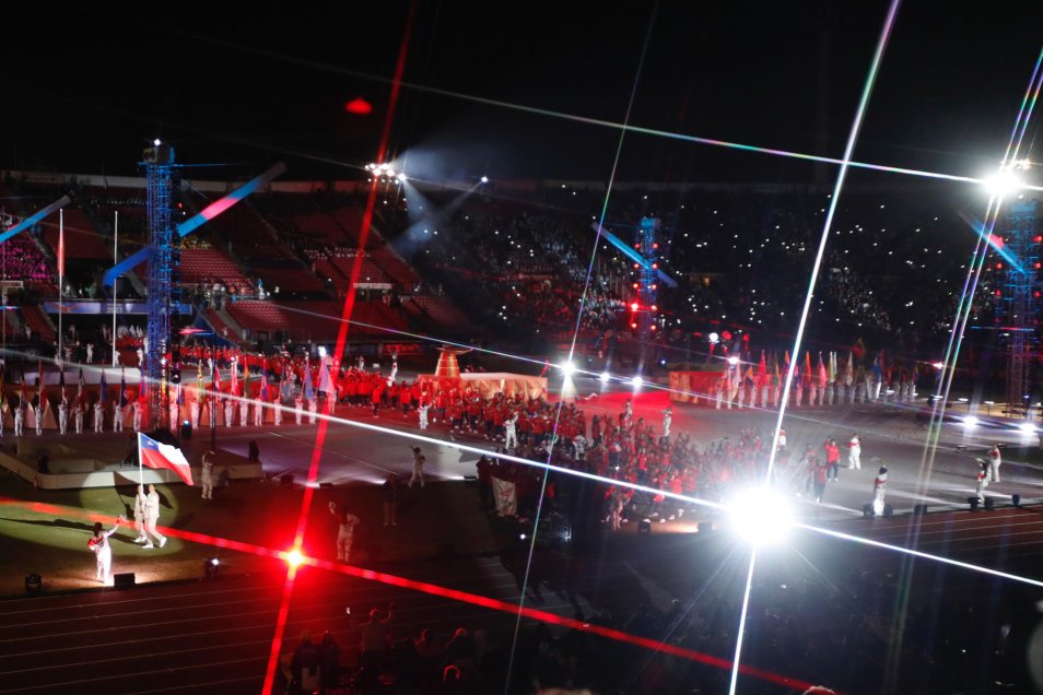 El Estadio Nacional albergó una colorida ceremonia de inauguración de Santiago 2023