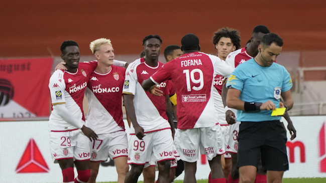 Mónaco de Maripán remontó ante Metz y sigue en el liderato de la liga francesa