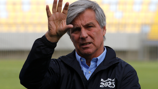 Mayne-Nicholls y poca venta de entradas del fútbol: Nuestra selección merece un lleno absoluto