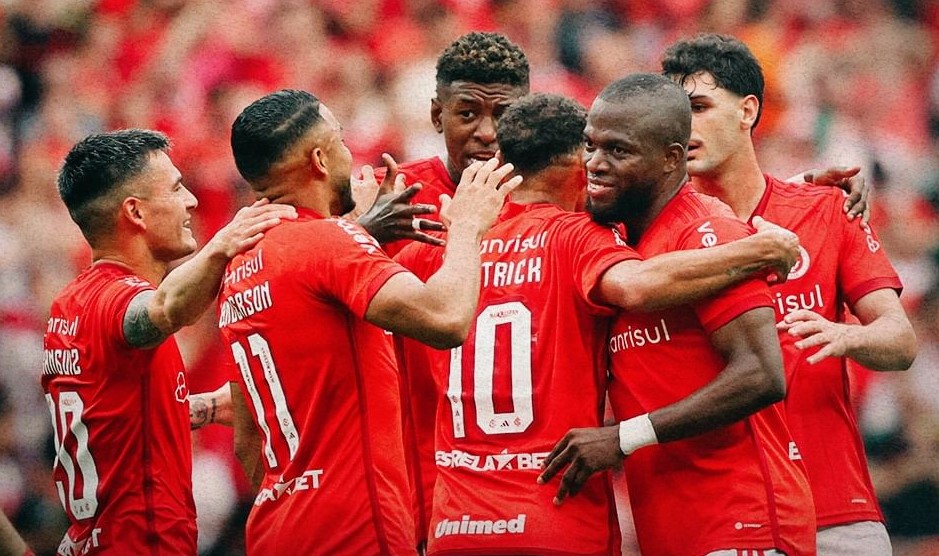 Aránguiz aportó asistencia en abultada goleada de Inter de Porto Alegre a Santos