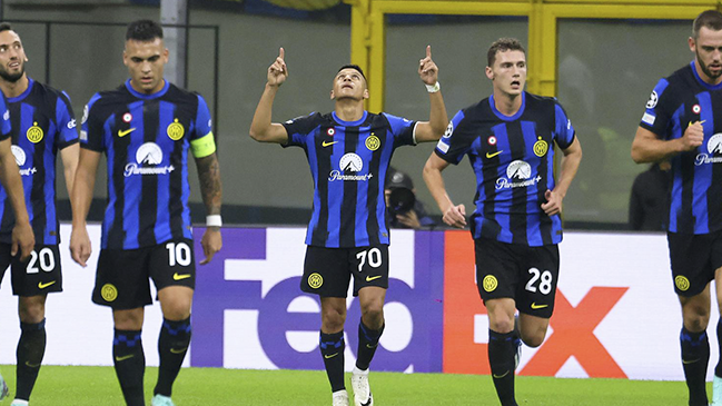 Alexis le dio la victoria a Inter sobre Salzburgo con su primer tanto de la temporada