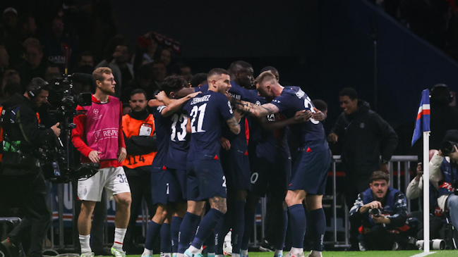 Paris Saint-Germain despegó en el liderato de su grupo tras arrasar con AC Milan