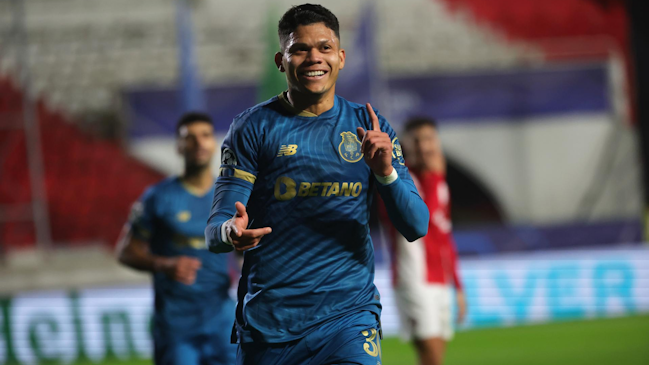 Evanilson destelló con un “hat-trick” en goleada de Porto sobre Royal Antwerp