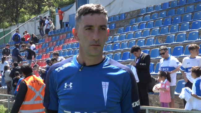 Peranic y Kagelmacher destacaron presencia de hinchas en entrenamiento de U. Católica