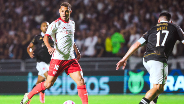 Vasco de Gary Medel se complicó con el descenso al caer contra Inter de Charles Aránguiz