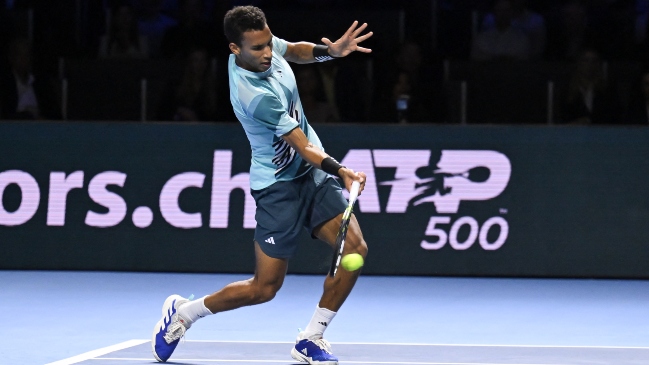 Felix Auger-Aliassime revalidó su título en Basilea con triunfo en Hukacz