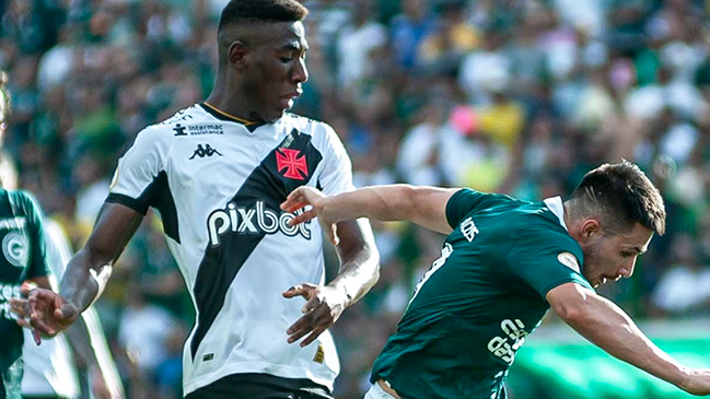Vasco da Gama desperdició su ventaja ante Goiás con Gary Medel como titular