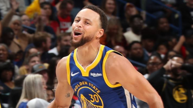 Steph Curry deslumbró con 42 puntos en paliza de los Warriors a New Orleans Pelicans