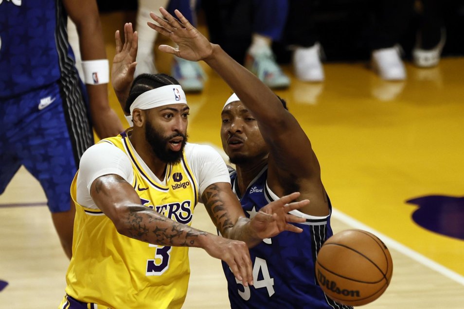 Los Lakers sufrieron para vencer a Orlando en Los Angeles