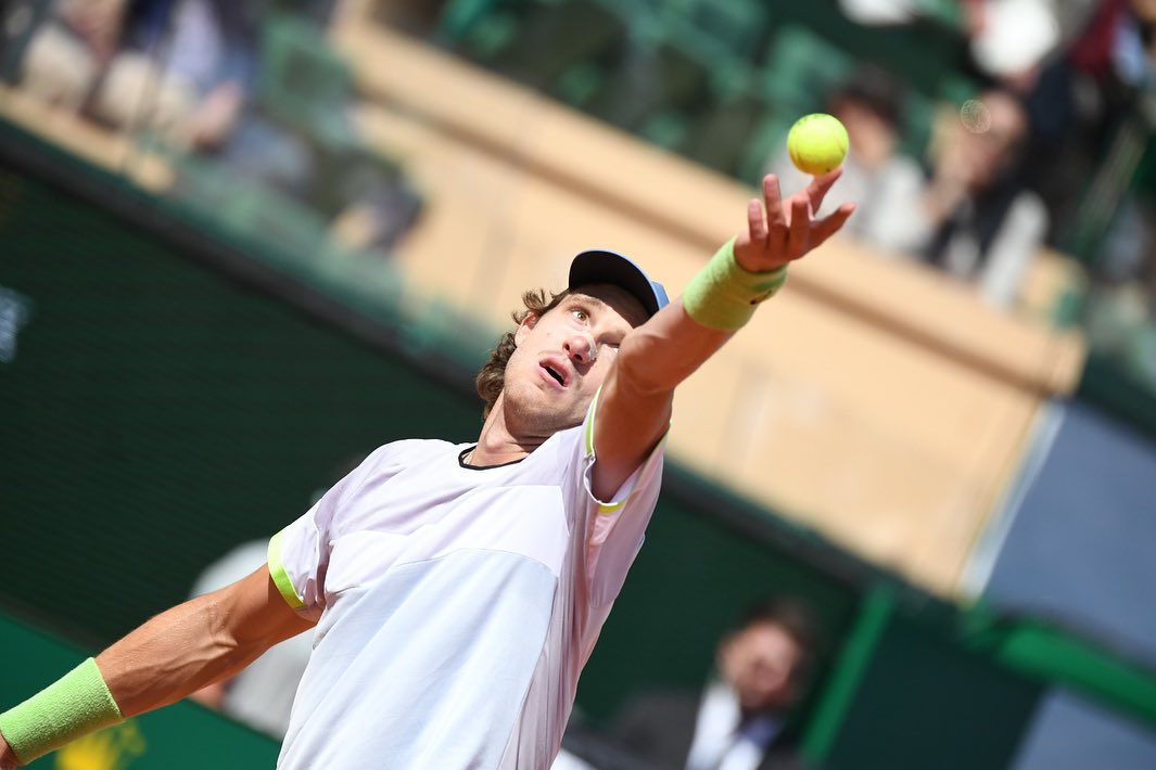 Nicolás Jarry cerró su temporada con caída ante Alexander Bublik en París-Bercy