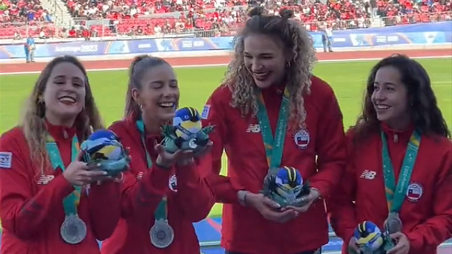 Las “Pumas” del 4×100 recibieron su medalla: Estamos en juego, la próxima vez hay que ir por el oro