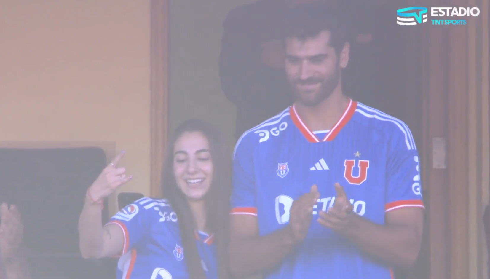 Valentina Toro y Marco Grimalt fueron a alentar a la U ante Everton en Santa Laura