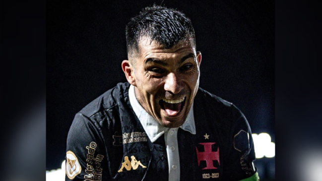 Todo un referente: Gary Medel celebró junto a un símbolo de Vasco tras crucial triunfo