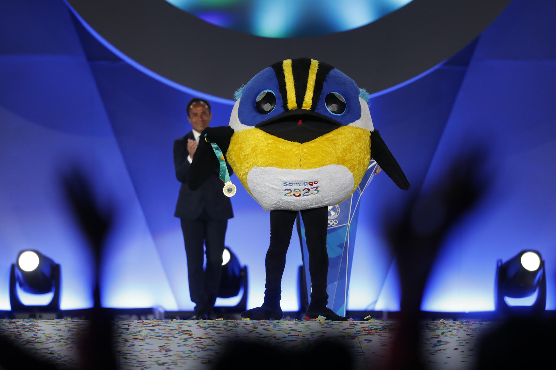 La “Fiumanía” llegó a Pomaire: Artesanos crearon el “Chanchifiu”