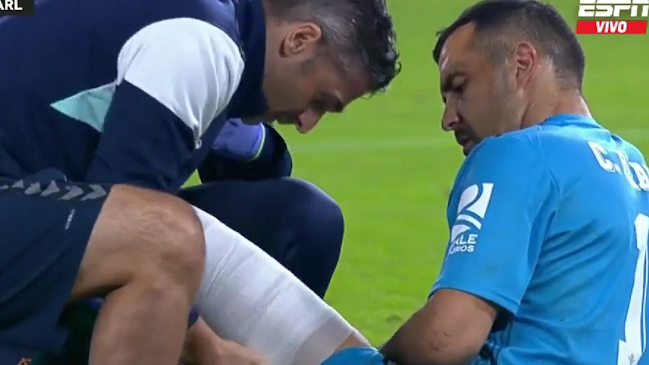 La atajada que dejó complicado a Claudio Bravo en duelo de Betis y Aris Limassol