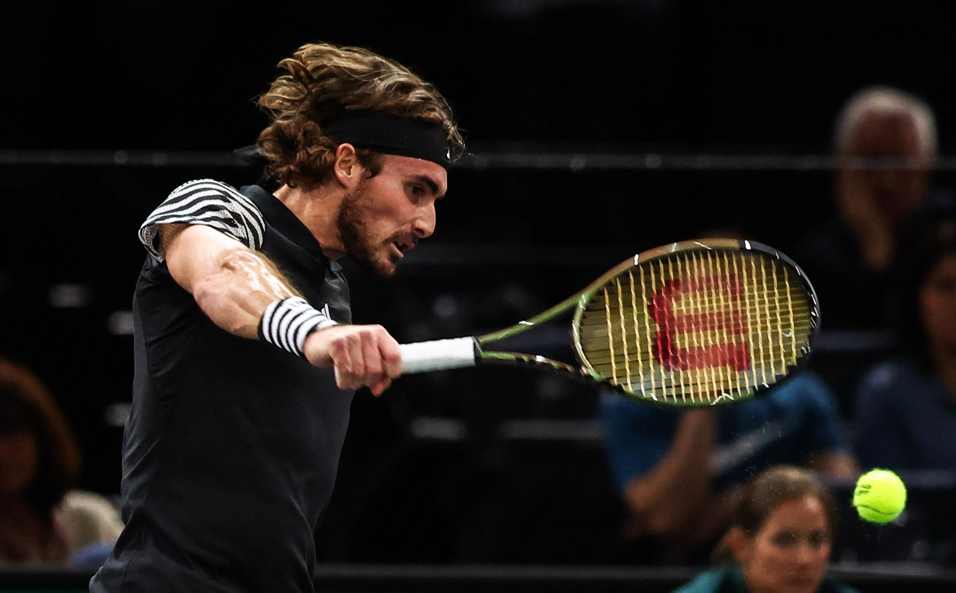 Tsitsipas es duda para las Finales ATP de Turín por molestias en la espalda