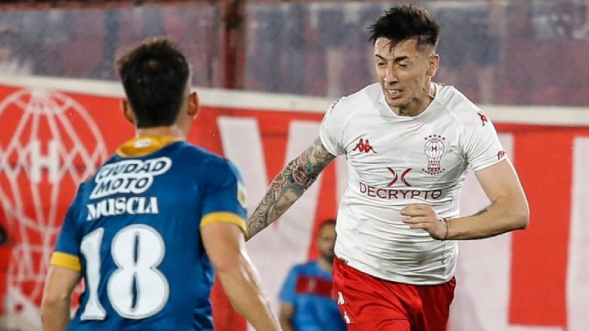 Echeverría dio la asistencia para el triunfo que mantuvo a Huracán en Primera División