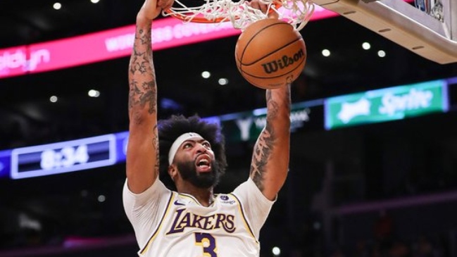 Los Lakers sobrevivieron sin LeBron y vencieron a Portland