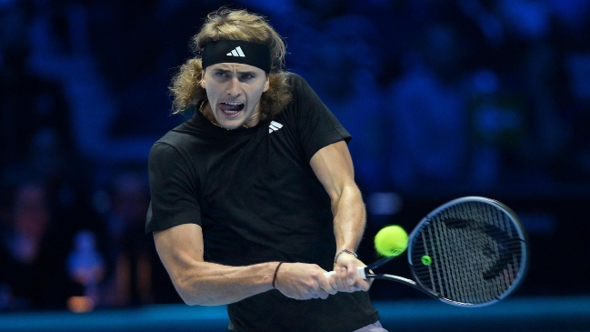 Alexander Zverev se impuso a Carlos Alcaraz en su estreno en las Finales de la ATP