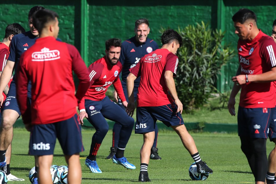 La Roja inició sus trabajos para los duelos con Paraguay y Ecuador
