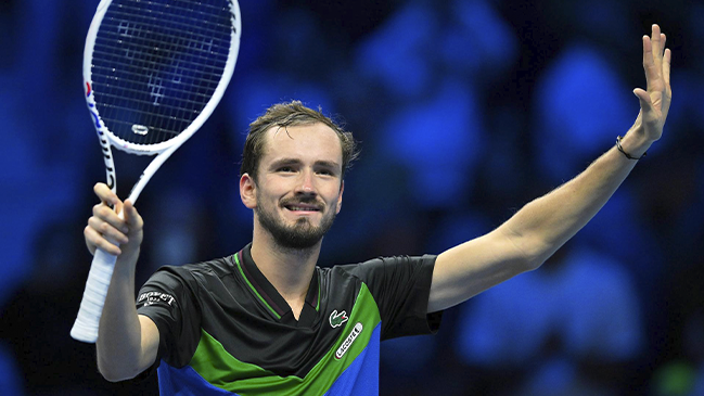 Medvedev tuvo un gran debut en el ATP Finals tras vencer cómodamente a Rublev