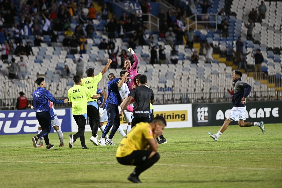 Antofagasta celebró en el “Calvo y Bascuñán” tras eliminar en la liguila a San Luis
