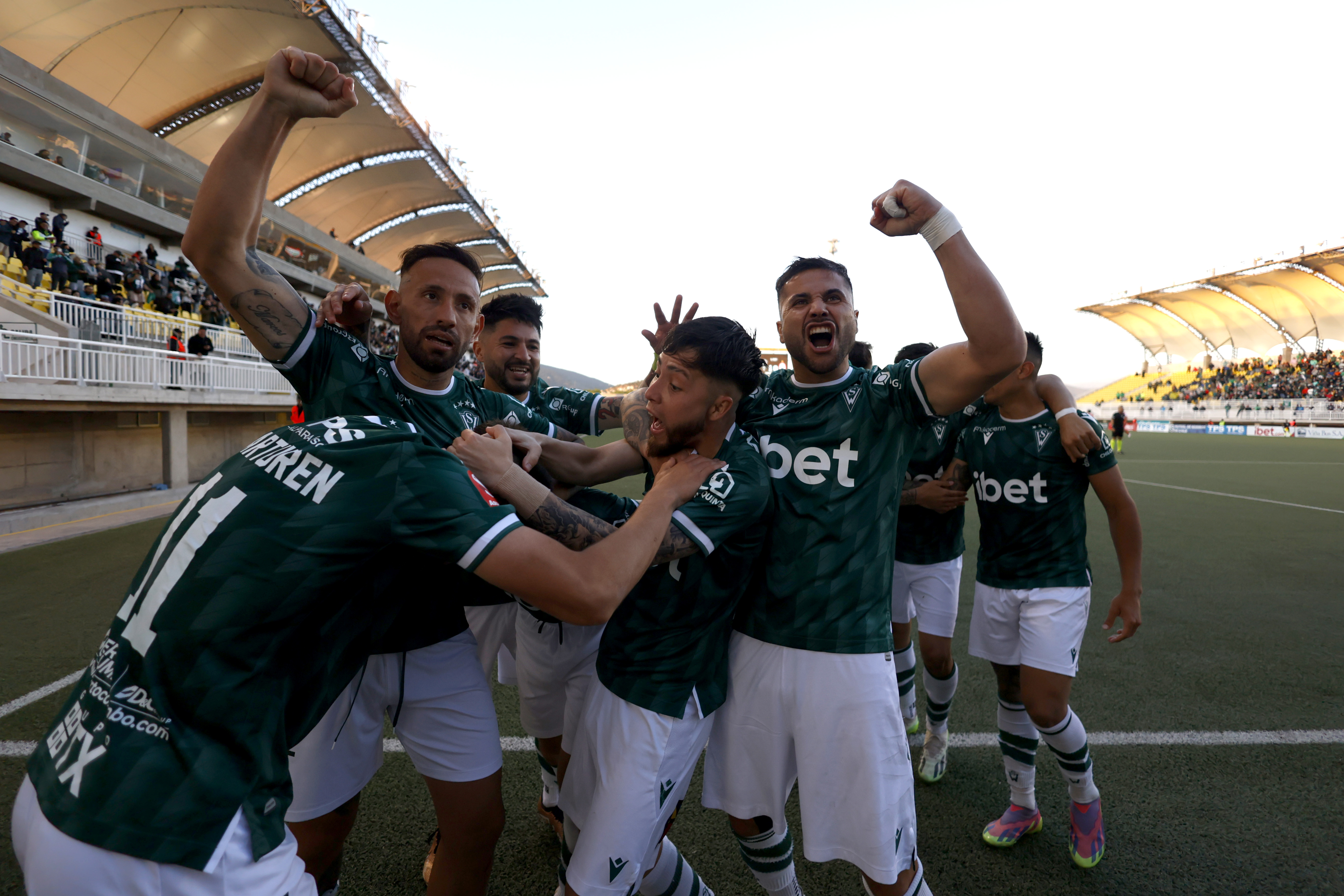 Santiago Wanderers doblegó a San Felipe y clasificó a semifinales en la liguilla del Ascenso