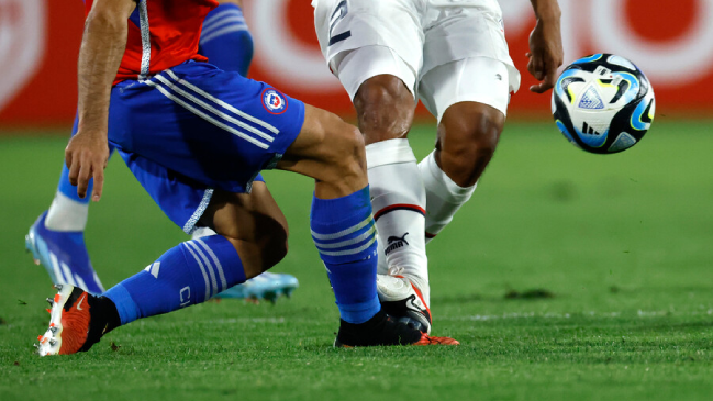 ¡Roja directa! La violenta falta del paraguayo Robert Rojas sobre Gabriel Suazo